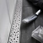 Rigola de interior montate la perete MCH cu gratar de inox SQUARE lucioasa, 650 mm